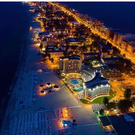 Lake Apartments Solid Mamaia Exterior foto