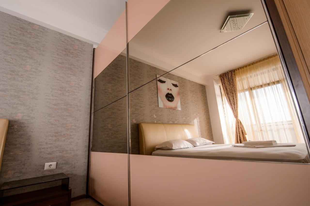 Lake Apartments Solid Mamaia Exterior foto