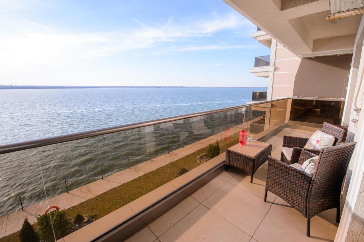 Lake Apartments Solid Mamaia Exterior foto